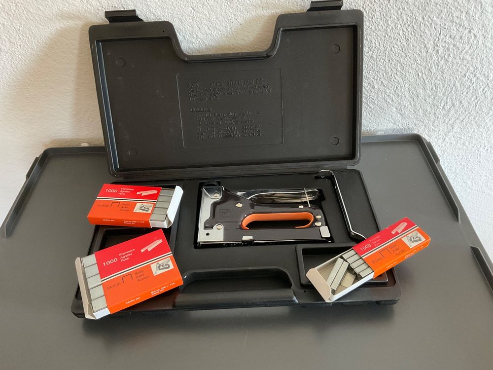Klammern Tacker Set von APEX (Neu (gemäss Beschreibung)) in Nänikon für ...
