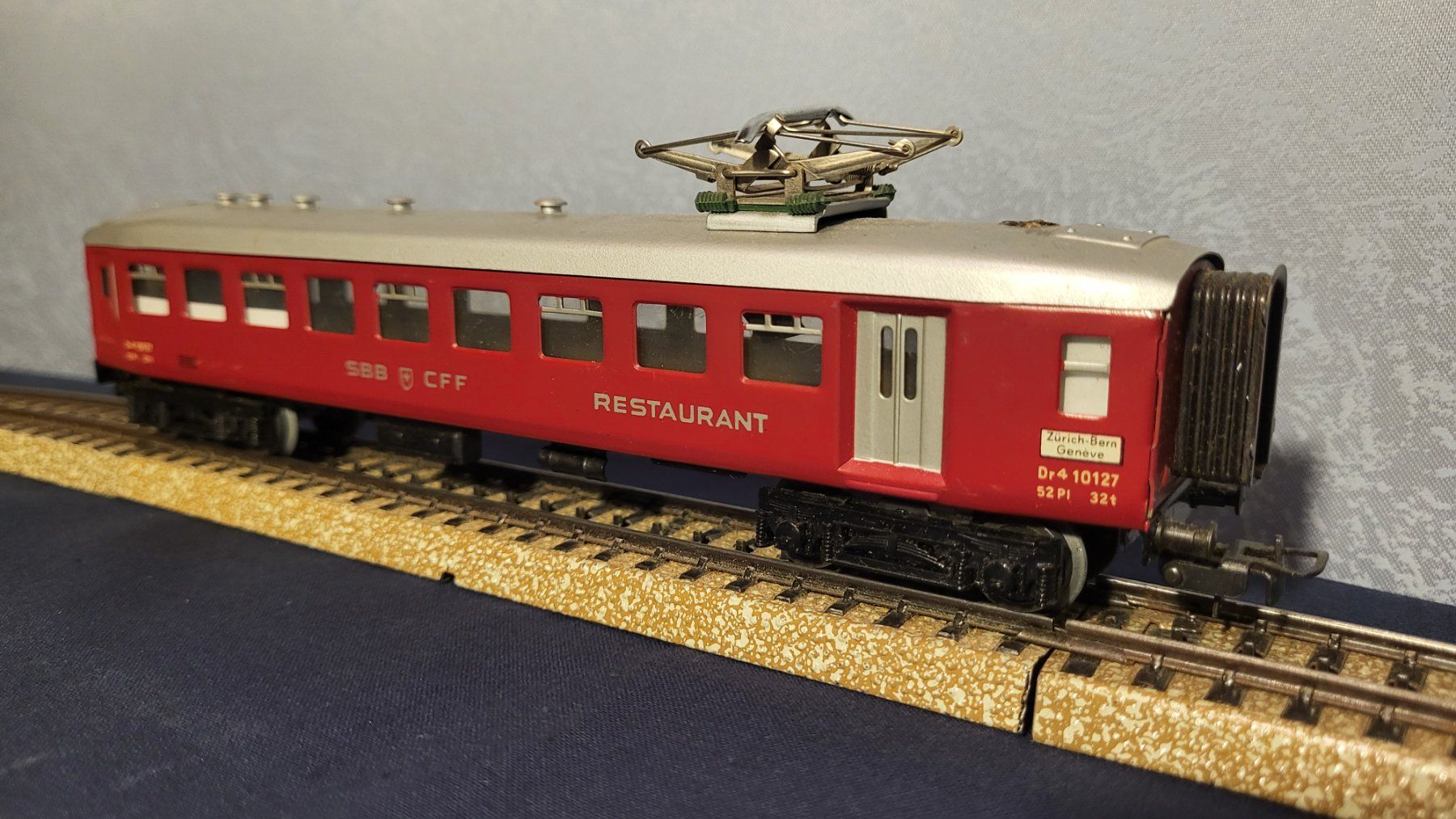 Märklin Modelleisenbahnen: Märklin Speisewagen der SBB, 4035 – Gebraucht aus Uster von gurust