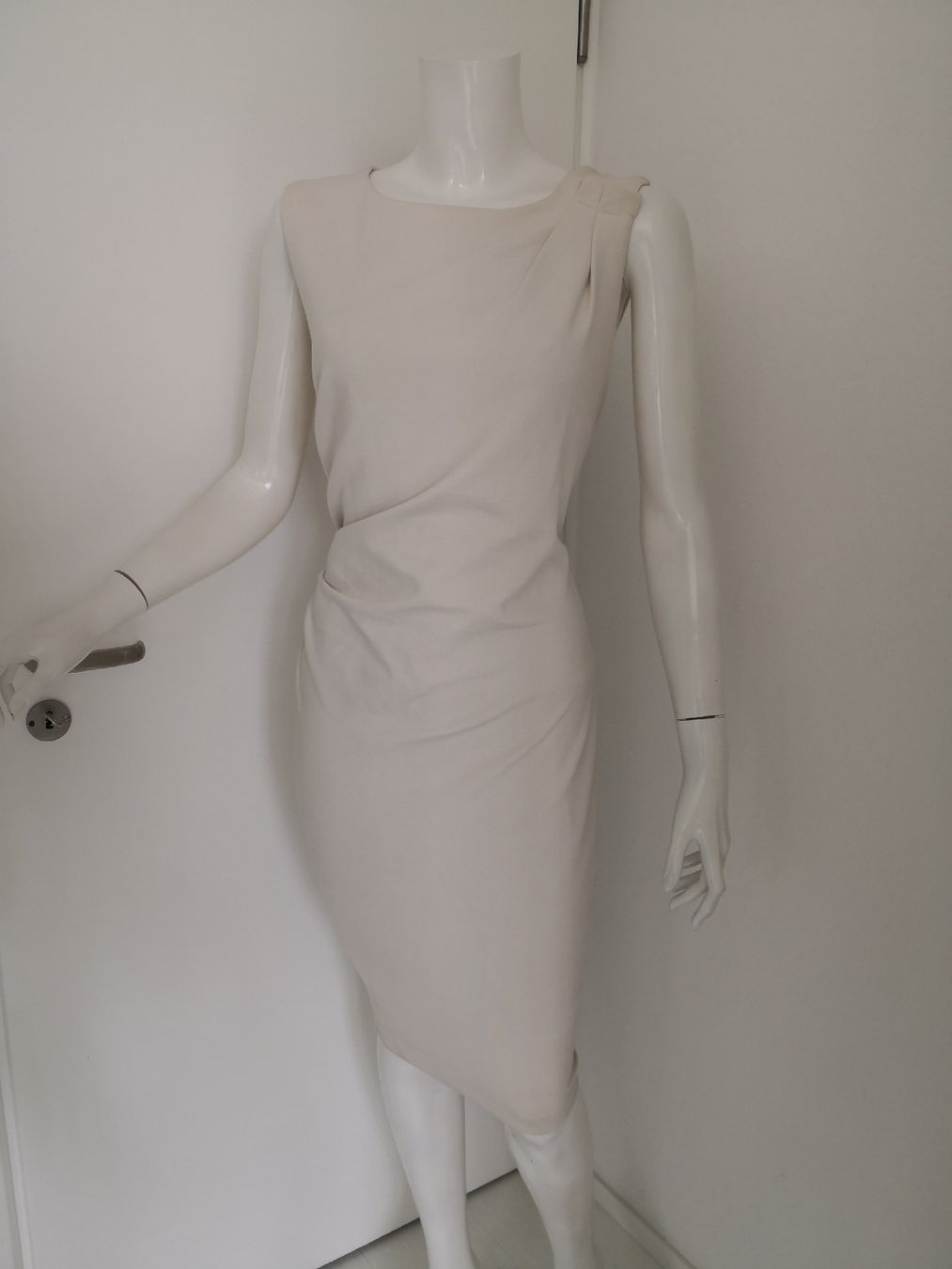 Mango Kleider: MANGO SUIT KLEID MIT FALTEN & GEFUTTERT BEIGE – Neu (gemäss Beschreibung) aus Olten von Naja-Twins-Twins 1