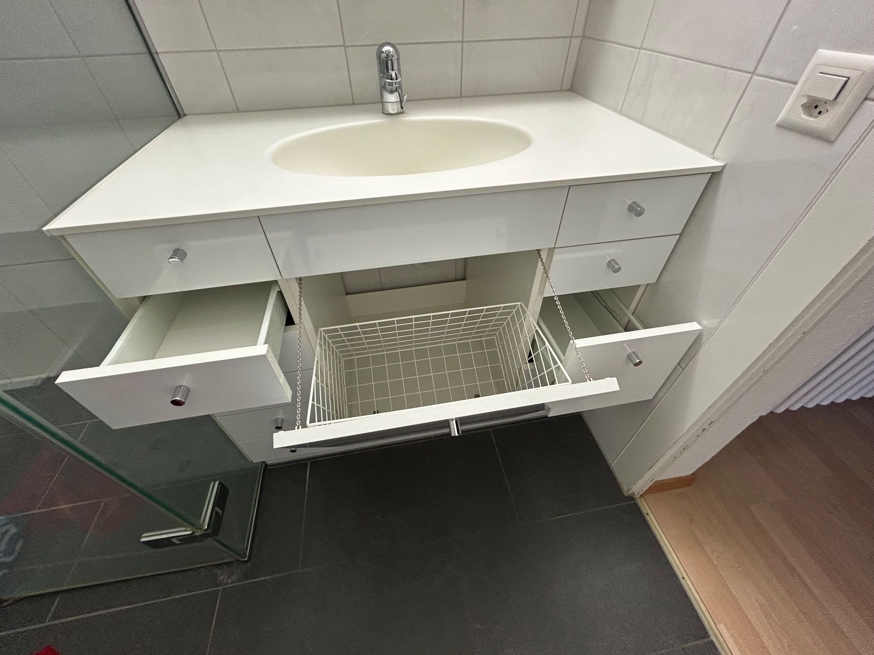 Installations & Meubles: Badezimmermöbel mit Lavabo – D'occasion à Bolligen par Mfeuz 3