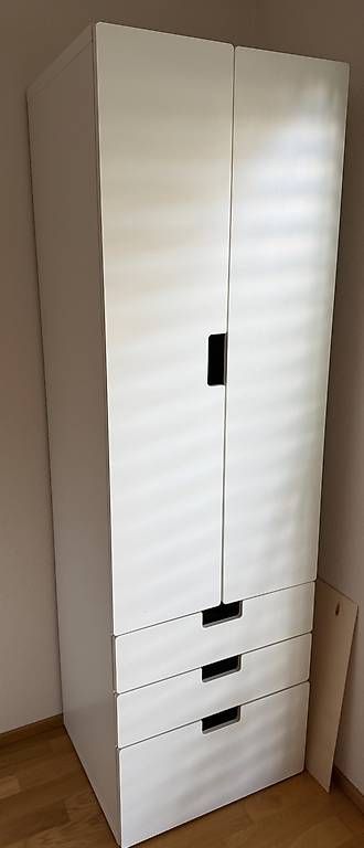 Schränke: IKEA Kinder Kleiderschrank – Gebraucht aus Ehrendingen von Driver11
