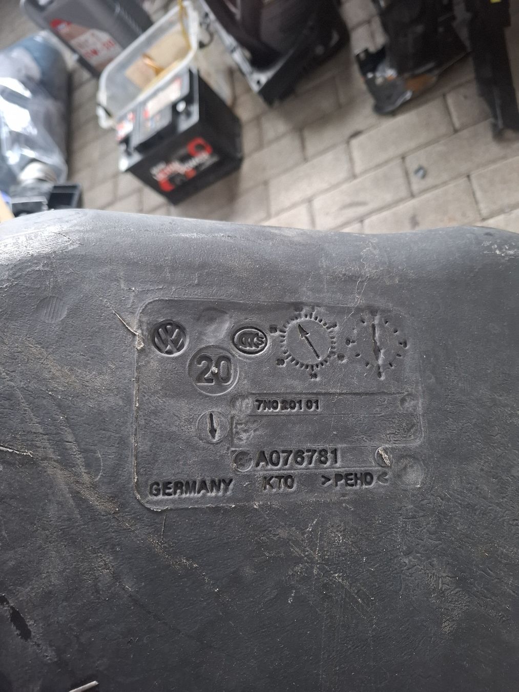 VW Tutti pezzi di ricambio auto: Kraftstofftank fur Seat oder Vw – Usato da Strengelbach venduto da tafi04 3