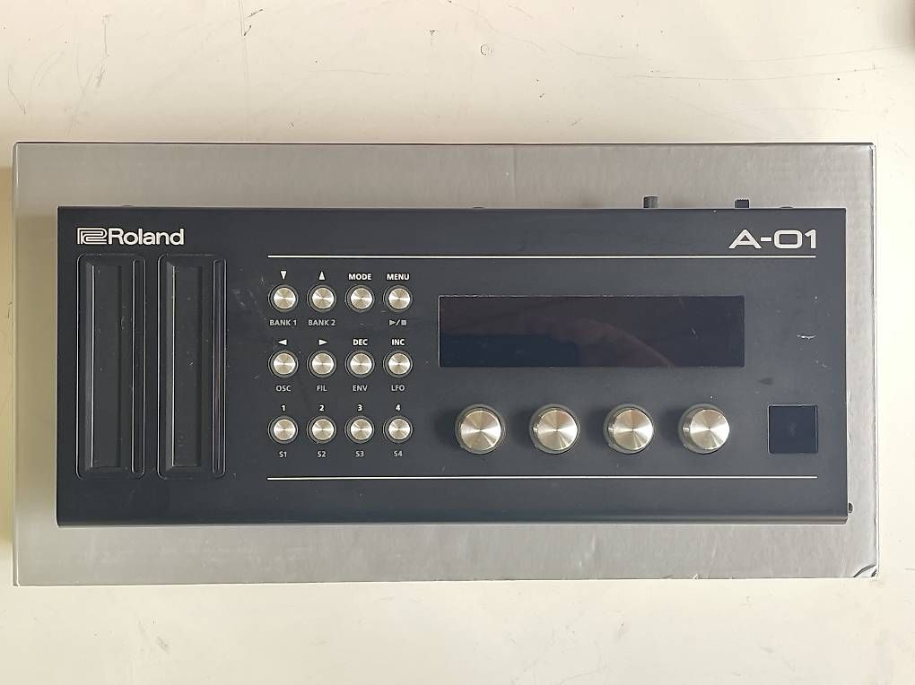 Roland Strumenti musicali: Roland A 01 Boutique & Gripbeats bluetooth Midi Controller – Usato da Alpnach Dorf venduto da GuntaKinte 1