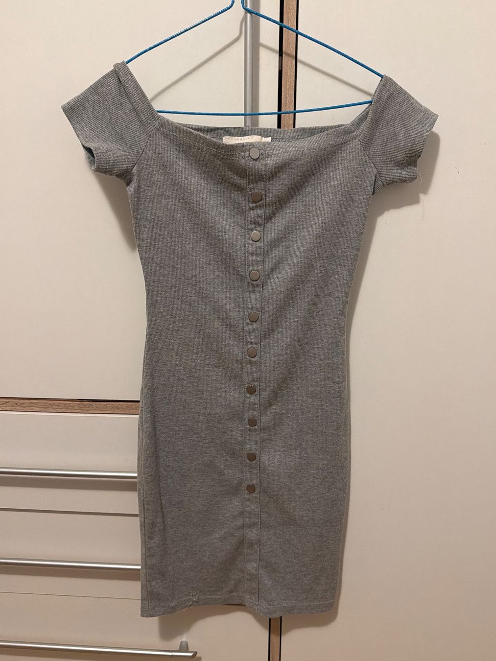 Vestiti: Schulterkleid für Mädchen – Usato da Dällikon venduto da YOTECH
