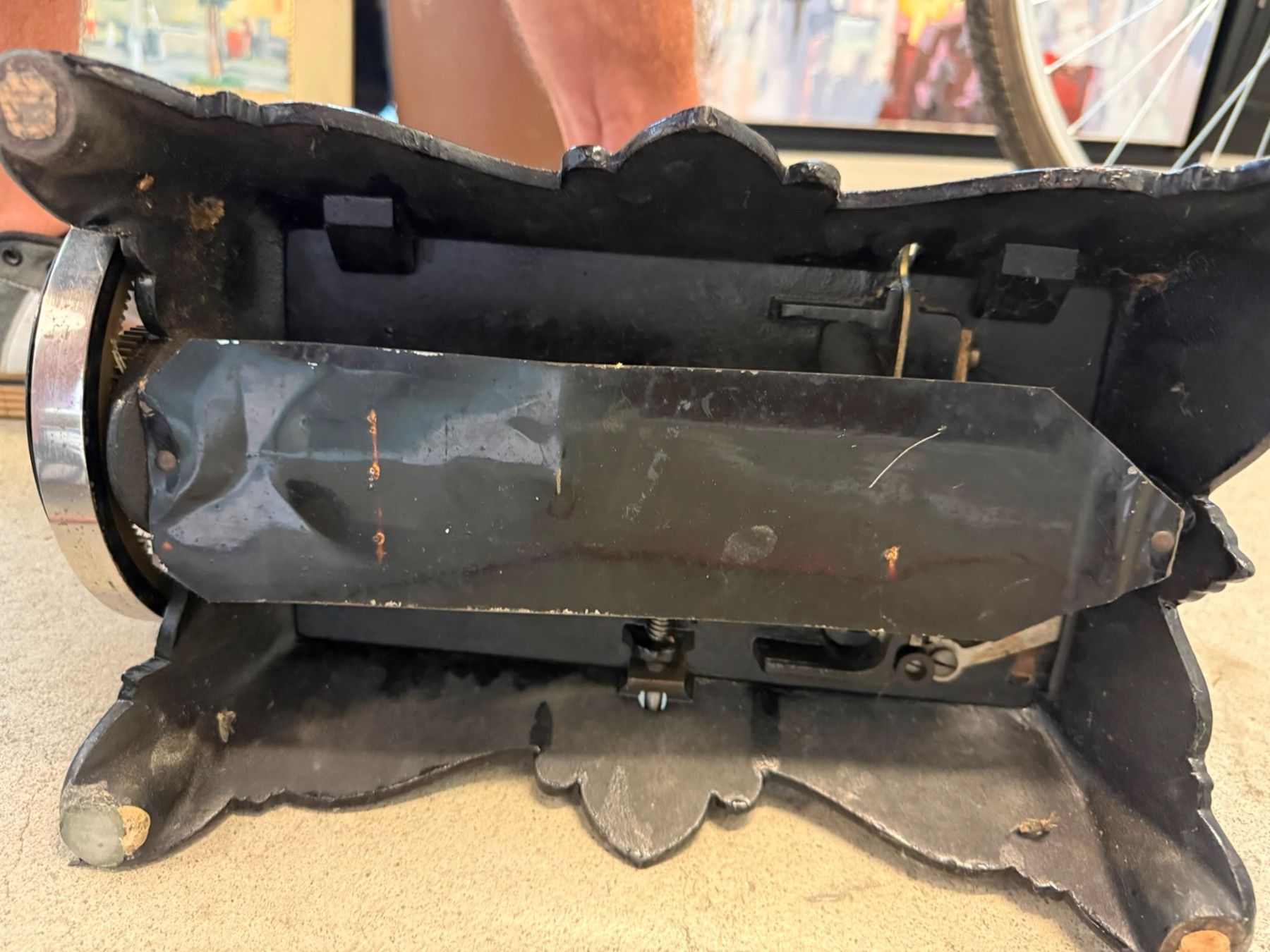 Macchine da cucire: Machine à coudre ancienne à manivelle + accessoires – Usato da Conthey venduto da inf_rt7m 4