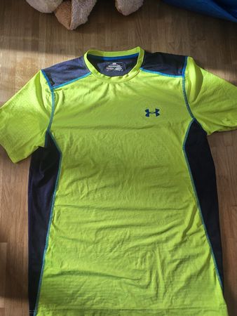T-shirt Under Armour jaune et bleu taille M 