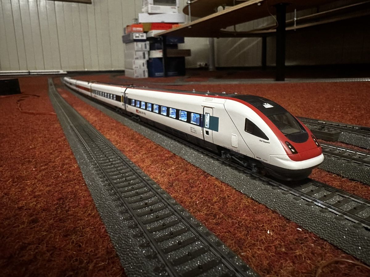 Roco Modelleisenbahnen: Roco 69150 ICN, Graf Zeppelin, 5 Teilig – Gebraucht aus Wollerau von saymon_eggler