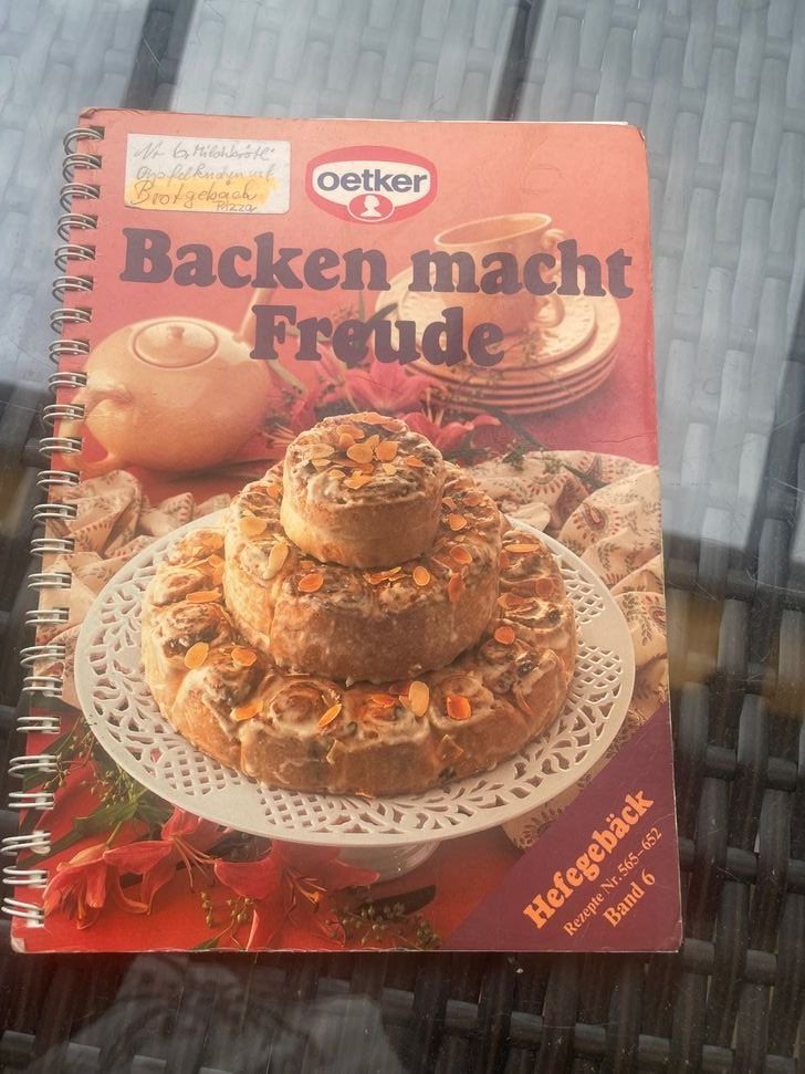 Bücher: Dr. Oetker Backen macht Freude – Gebraucht aus Bergdietikon von book-4-you
