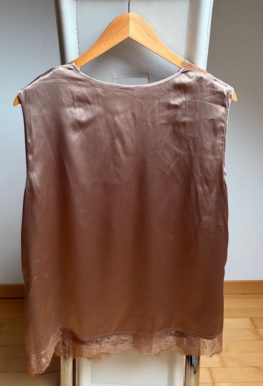 Madeleine Tops: Madeleine Seide Spitzentop Gr.42 – Gebraucht aus Unterägeri von Jutka_04 1