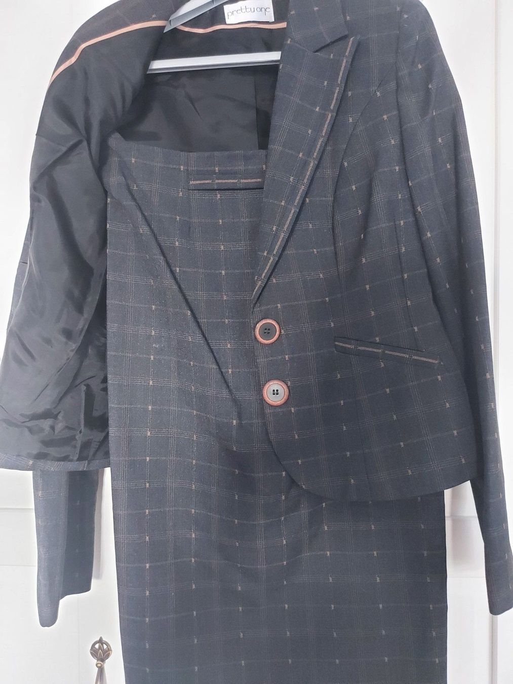 Completi & Tailleur: Blazer Jupe Anzug Set karriert – Usato da Rüthi (Rheintal) venduto da Boschacat 2