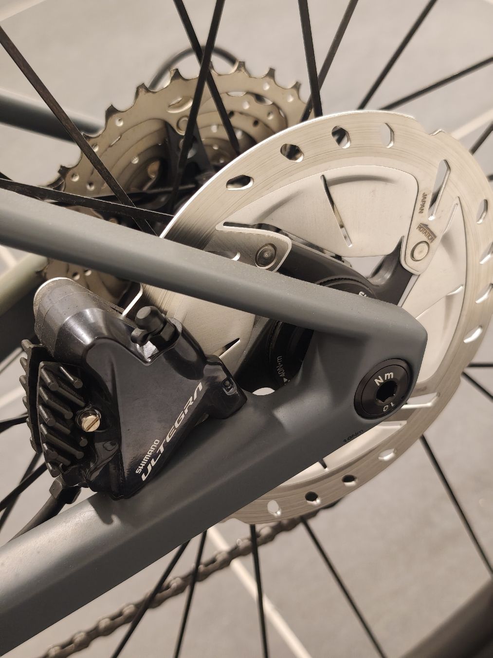 BMC Biciclette: BMC RoadMachine Three Ultegra Disc Endurance 2 – Nuovo (secondo la descrizione) da Farvagny-le-Grand venduto da tzo13 7