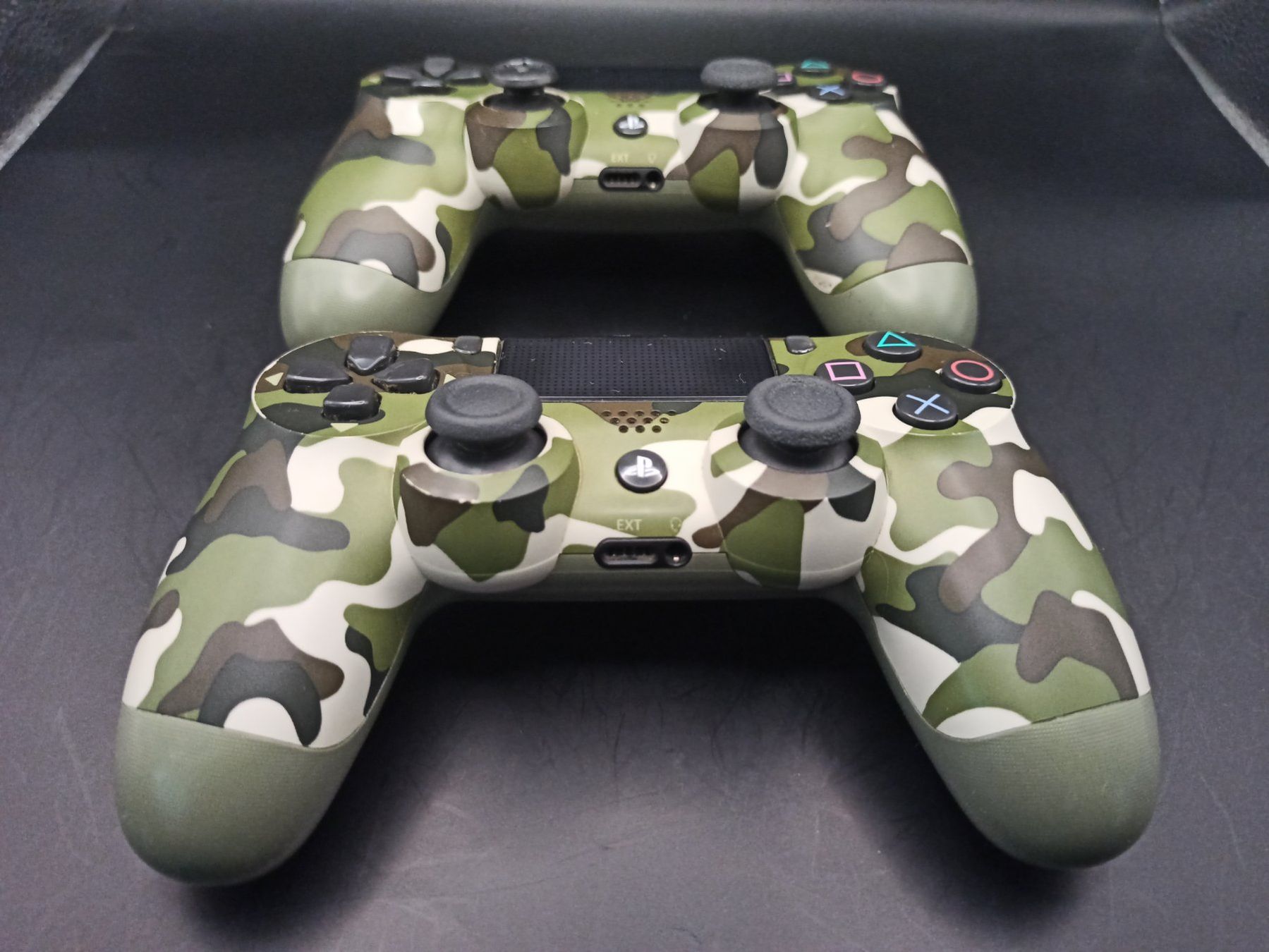 Controller: 2 x Original Controller Sony PS4 Wireless DualShock 4 CAMO – Usato da Oberweningen venduto da mar_87mx