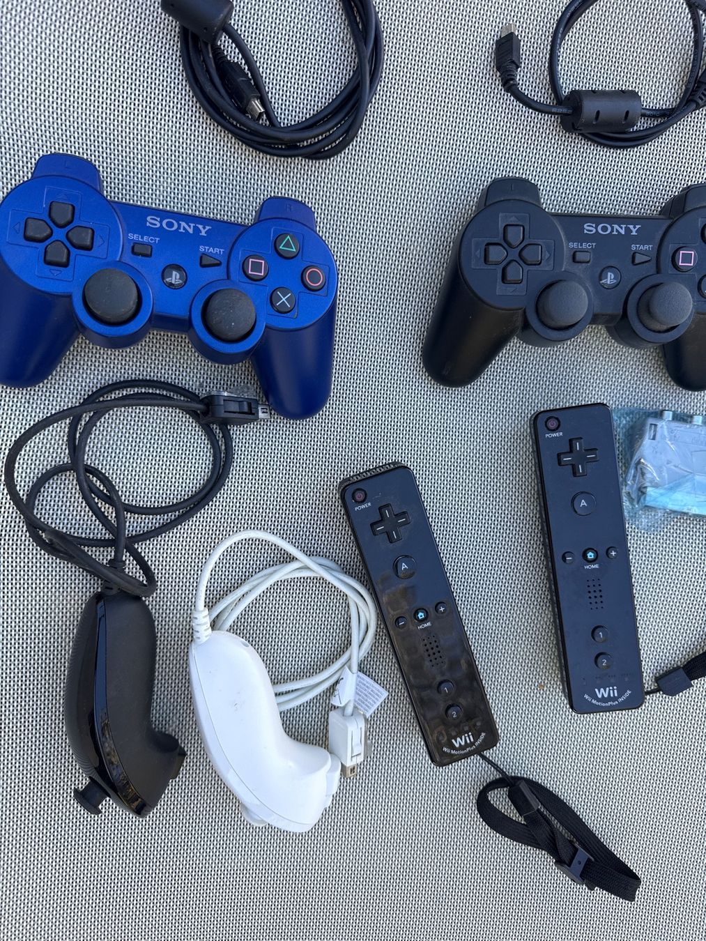 Controller: Lot manettes  ps3 + wii – Usato da St imier venduto da sav_bjf9 1