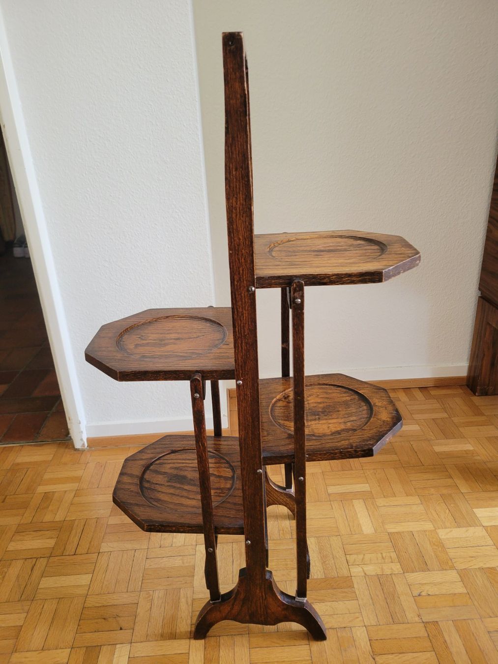 Tavoli: Beistelltisch (Cake Stand) – Usato da Basel venduto da gbe_8hlw