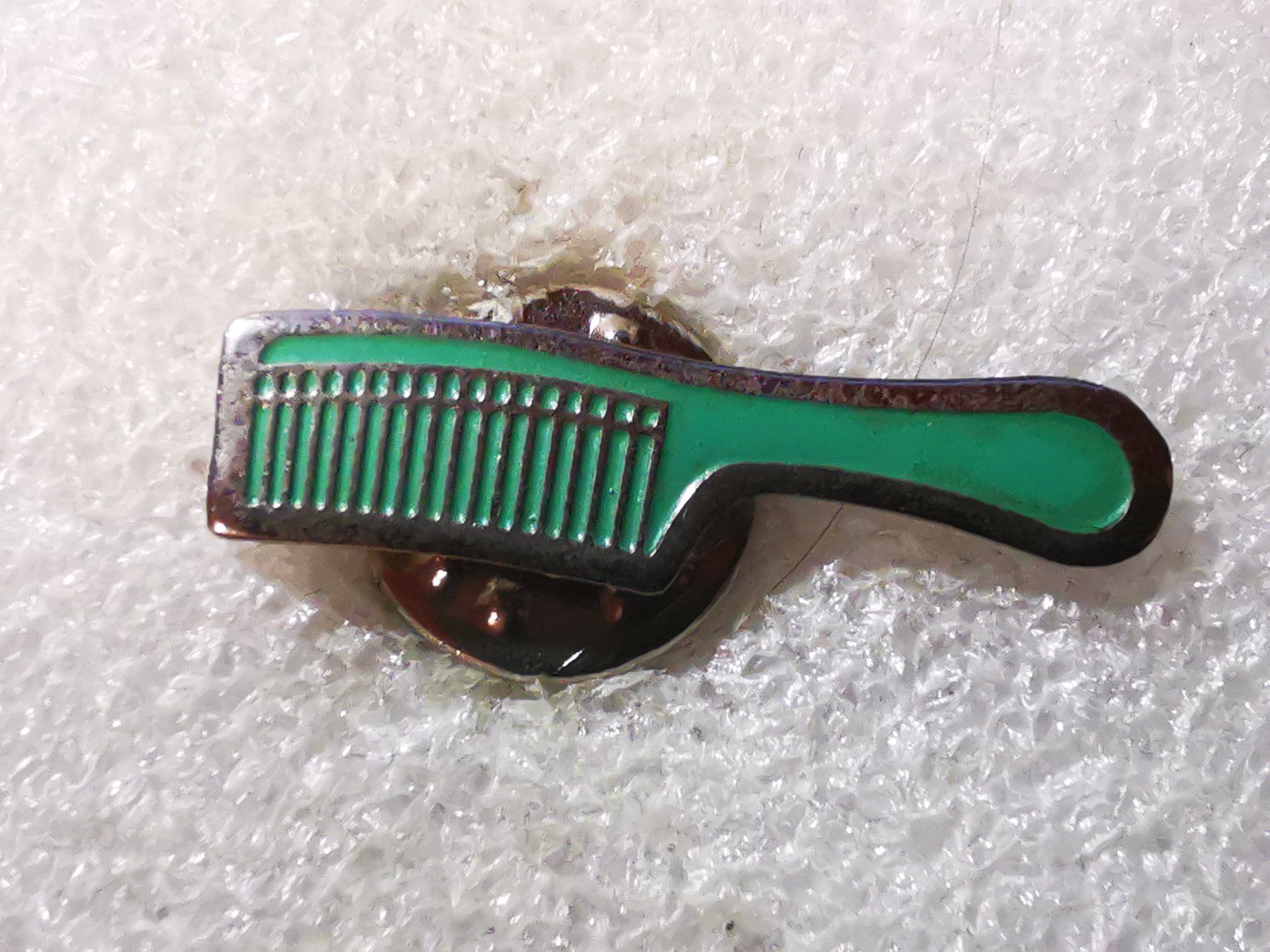 Plaketten & Abzeichen: Ansteckpin 123: Kamm – Gebraucht aus Oppligen von Pin-Fall-Shop