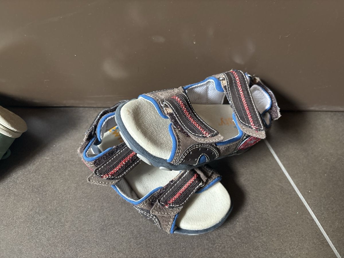 Scarpe per ragazzi: Neu 25 Sandalen Twisty  – Nuovo (secondo la descrizione) da Bischofszell venduto da tweeties