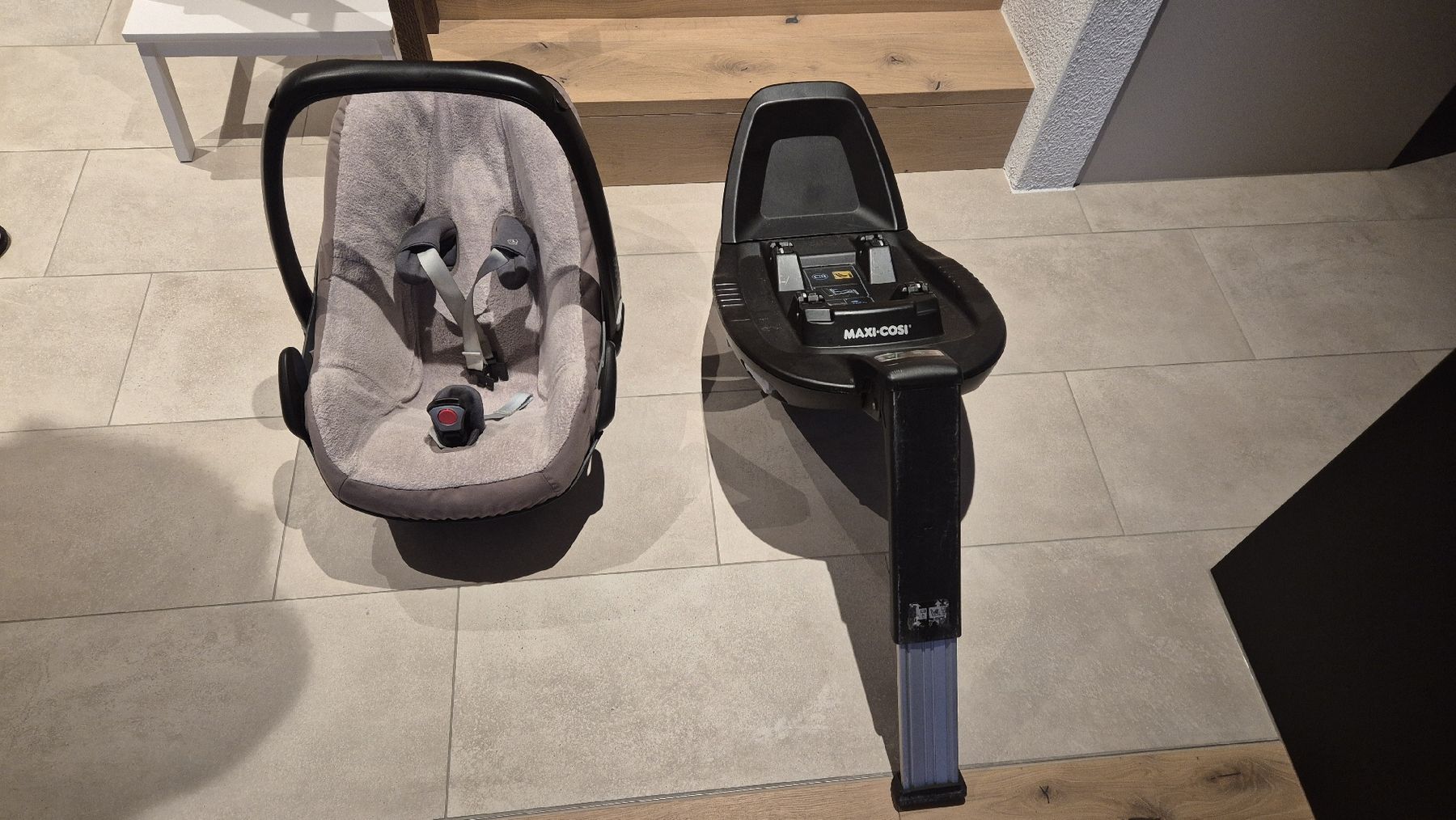 Maxi-Cosi Seggiolini per auto: Maxi Cosi inkl Isofix Station – Usato da Pfäffikon ZH venduto da dakine26 2