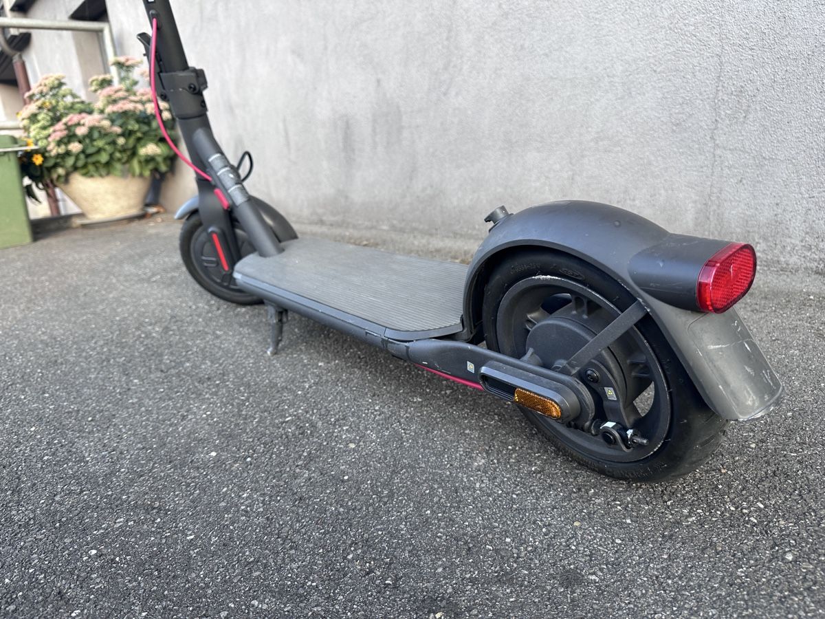 Xiaomi Kickboard: Xiaomi pro Electric Scooter  – Gebraucht aus Aarau von bikestones 1