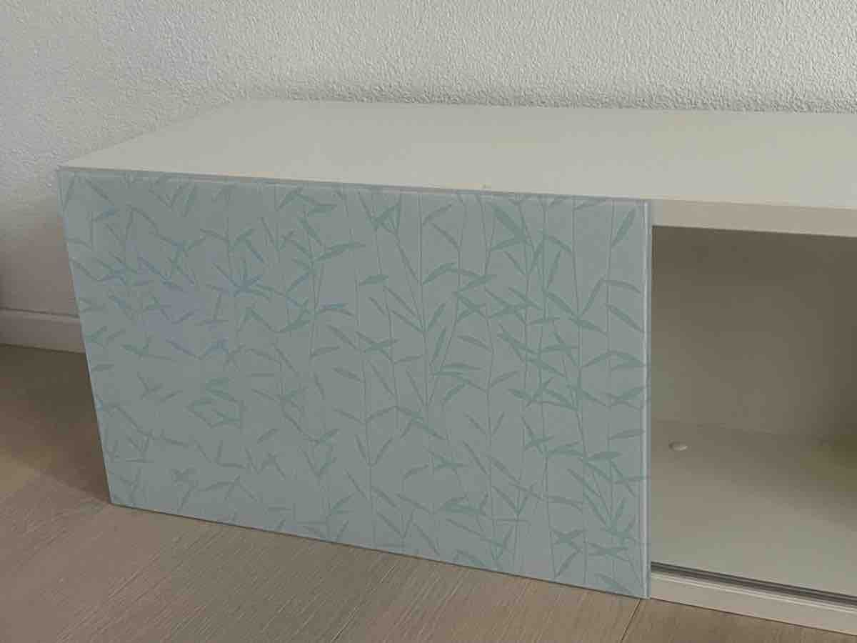 Cassettiere: Schubiger Hängeschrank mit Schiebetüren – Usato da Dietikon venduto da Nieselchen 3