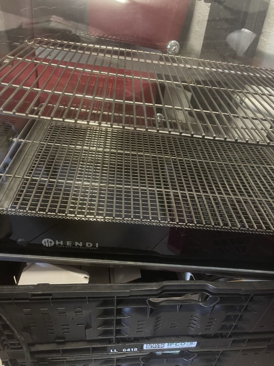 Equipement de magasin & Foires: vitrine, présentoir, chauffante – D'occasion à Romont FR par lua_k8pr 1
