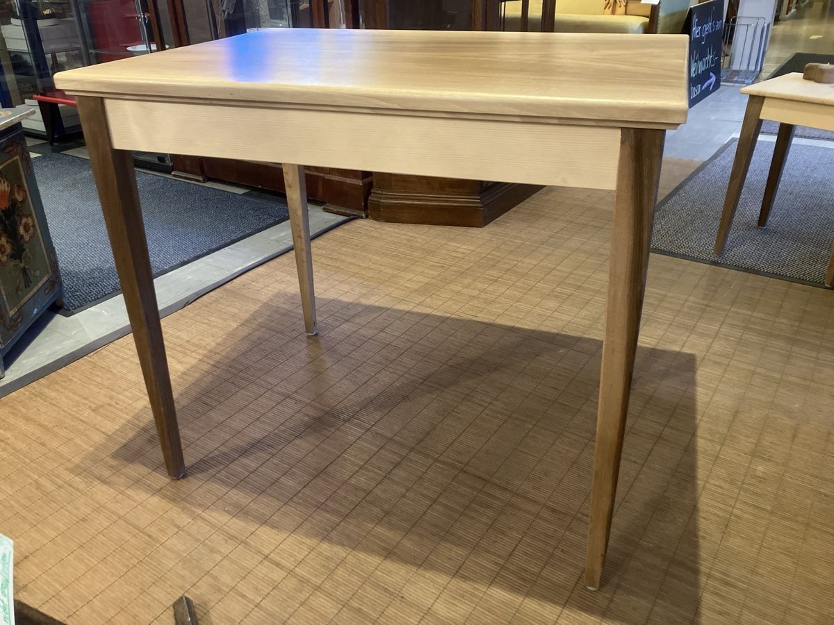 Tavoli: Nussbaum/Buche Tischli massiv NEU – Nuovo e nell'imballaggio originale da Erlenbach im Simmental! venduto da Simmentaler-Perlen 3