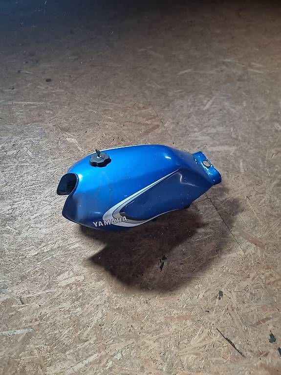 Coperchi dei cremini per caffè: Tank RD 125 LC.   18 – Usato da Aedermannsdorf venduto da Automarkt