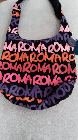 Schultertasche mit "Roma"-Print, neuwertig
