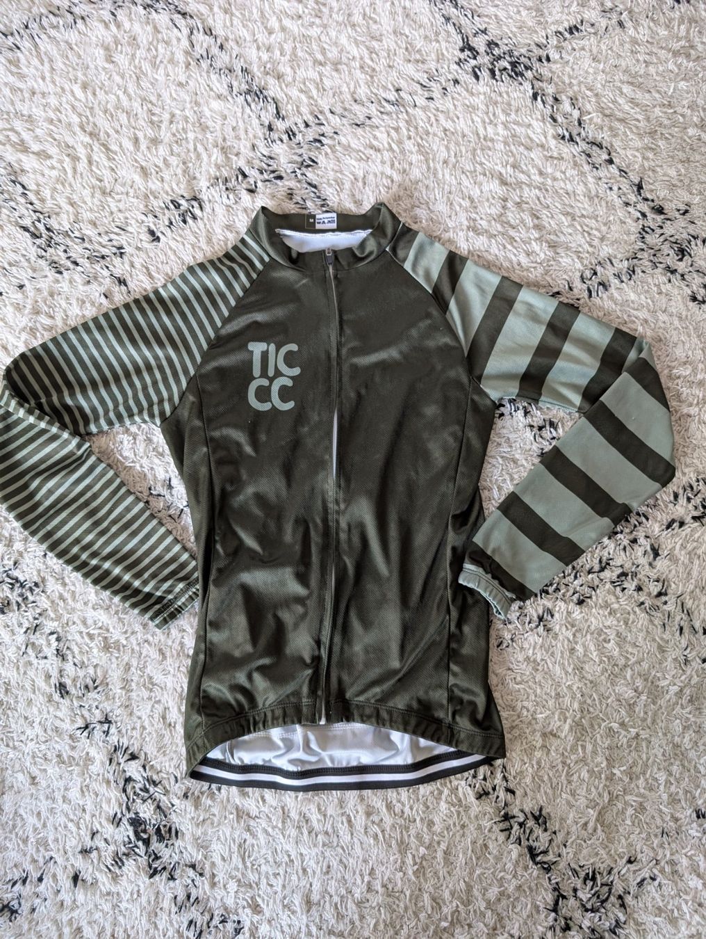 Leibchen & Hosen: Jersey long vélo – Gebraucht aus Fully von Pelouche