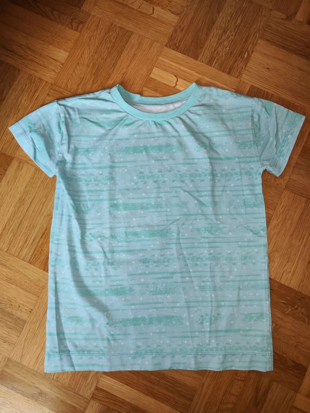 Hemden, T-Shirts & Polos: T-Shirt, Hand-Made, ca. gr. 122/128 – Gebraucht aus Reinach BL von chilller92