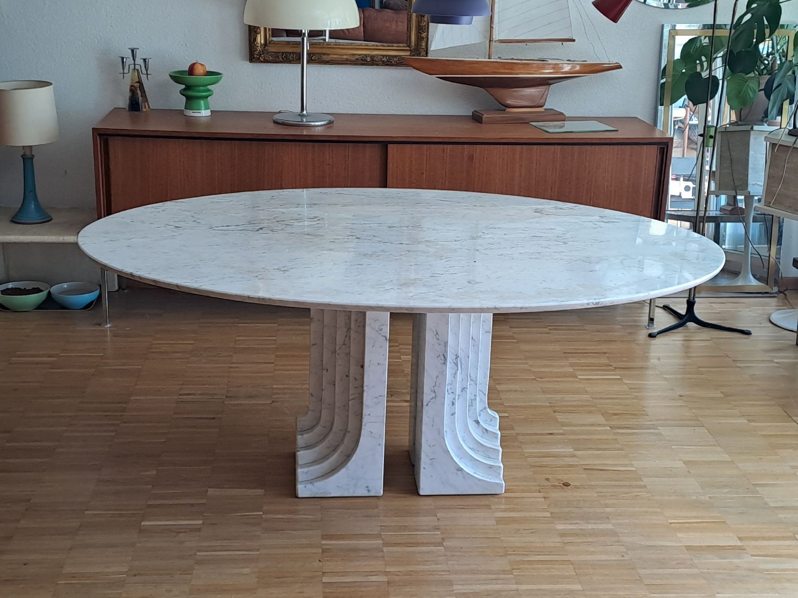 Tables: Table en marbre design Carlo Scarpa  – D'occasion à Le Grand-Saconnex par danmarin