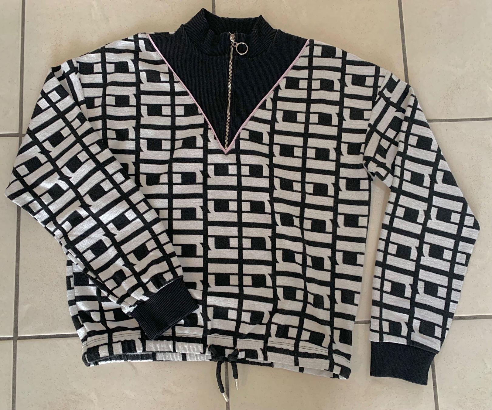 Pullover & Sweatshirts: Damen Sweatshirt Pullover Gr. S – Gebraucht aus Sursee von escape62