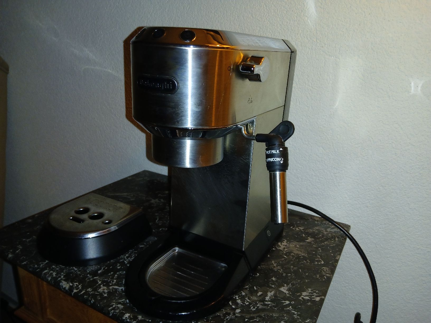 De'Longhi Macchine per caffè & Macchine per espresso: Kaffeemaschine mit Mühle Komplettsatz – Usato da Weesen venduto da avs07 1