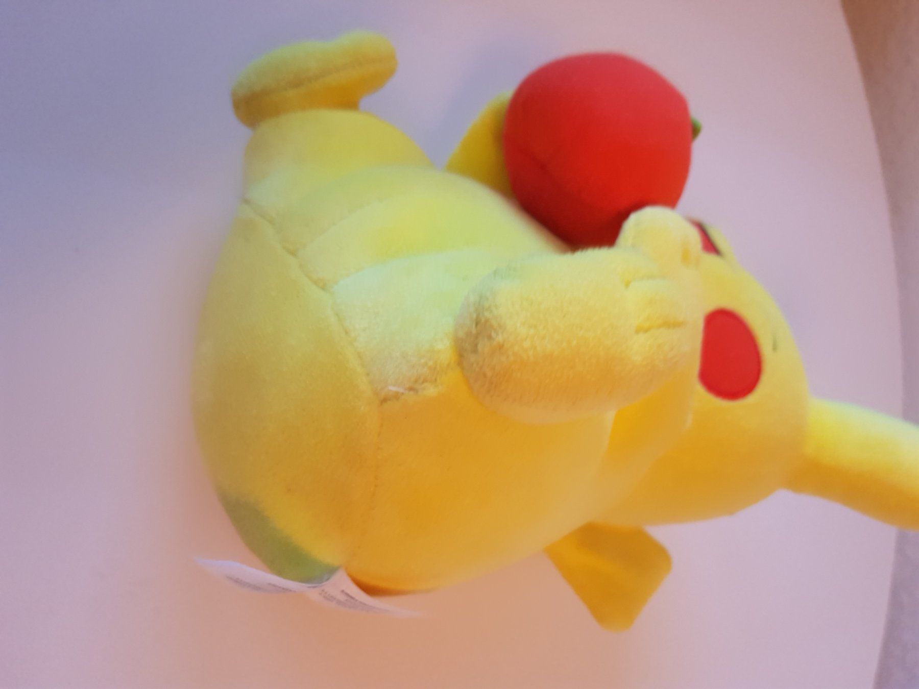 Nintendo Giocattoli: Pikachu Plüschtier mit Apfel – Usato da Münchenstein venduto da 2DGames 3