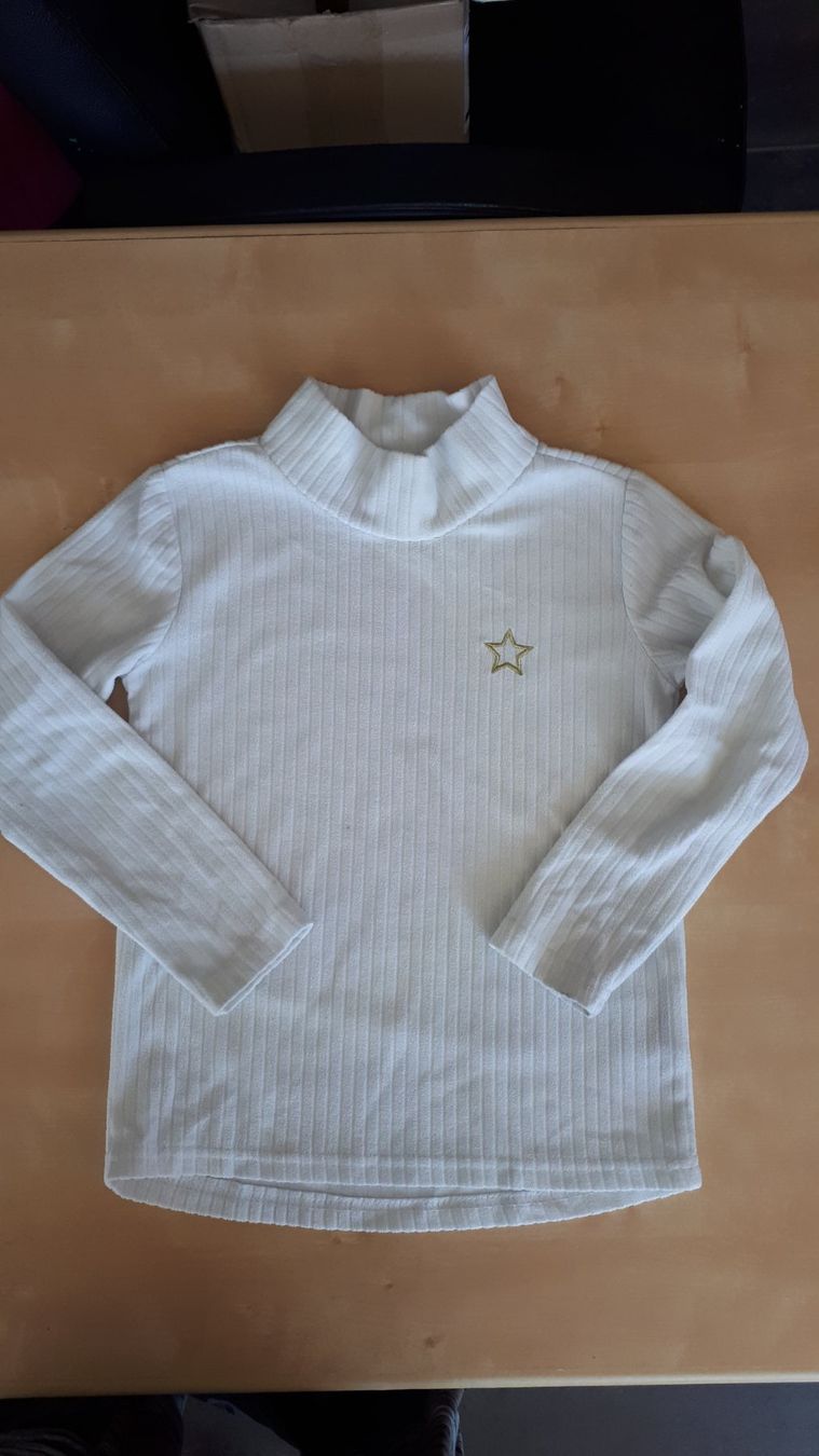 Pulls et sweat-shirts: Pullover Gr 122 – D'occasion à Steg im Tösstal par martinkreisl