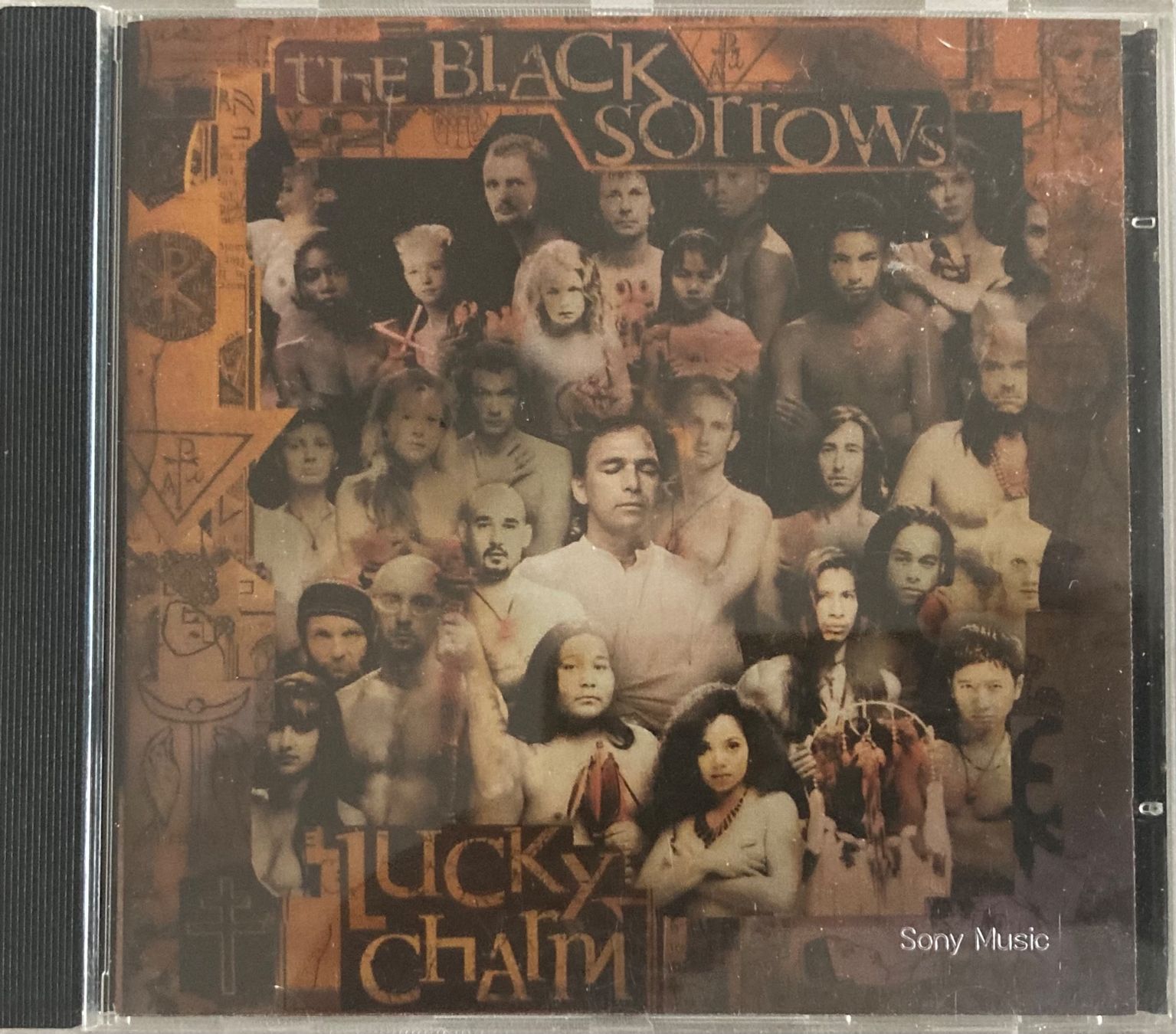 CDs: THE BLACK SORROWS - LUCKY CHARM – Gebraucht aus Poliez-Pittet von Newtown-Records