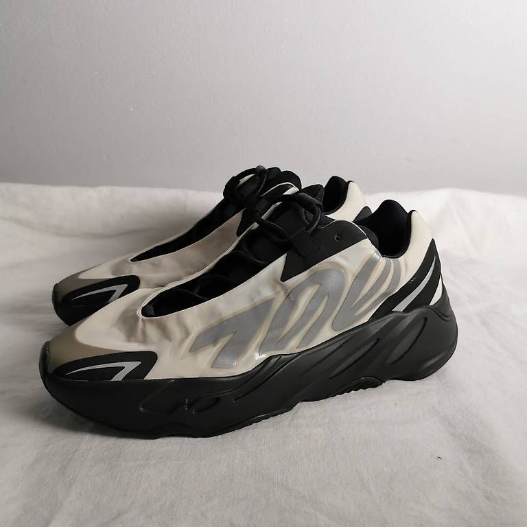 Adidas Scarpe da uomo: Adidas Yeezy Boost 700 MNVN Bone – Nuovo e nell'imballaggio originale da Luzern venduto da LuzernerShop