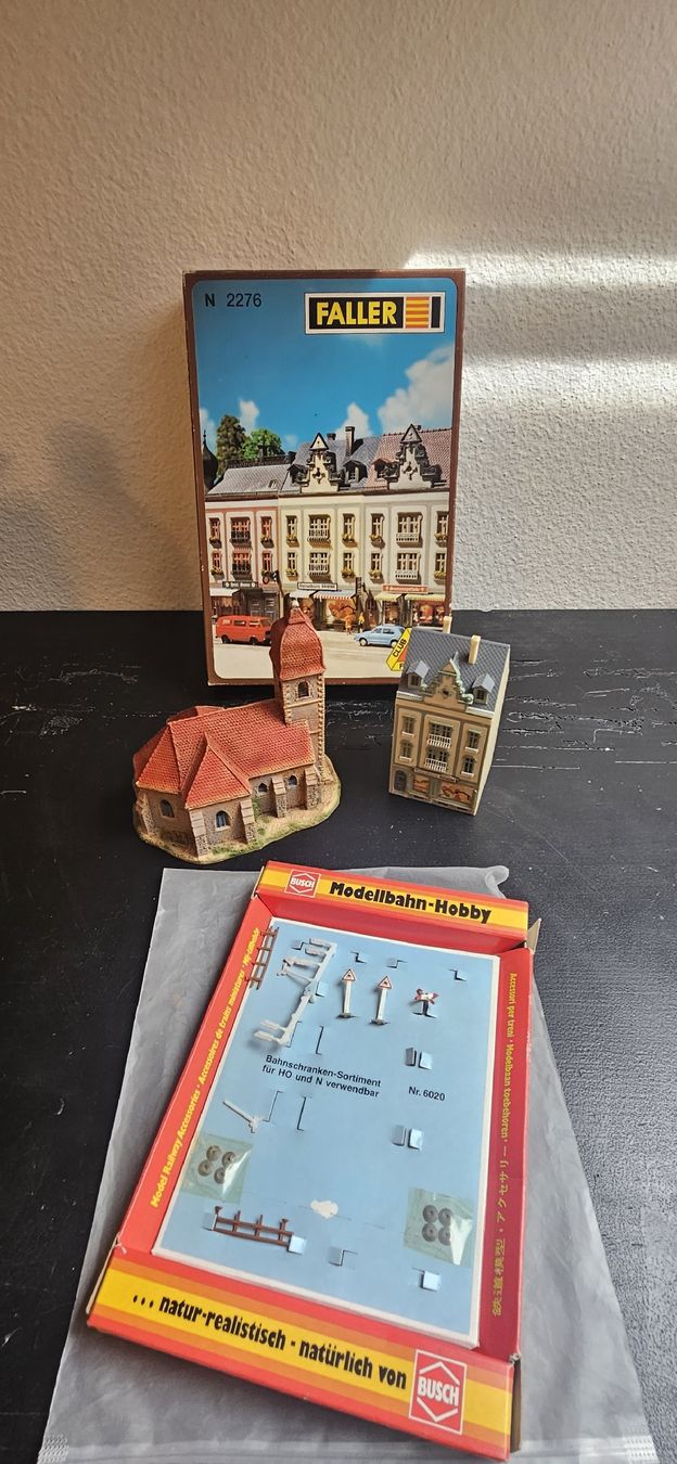 Arnold Modellini di ferrovie: Modelleisenbahn Konvolut Lot, Arnold, Faller, Fleischmann – Usato da Belp venduto da Ginus85 6