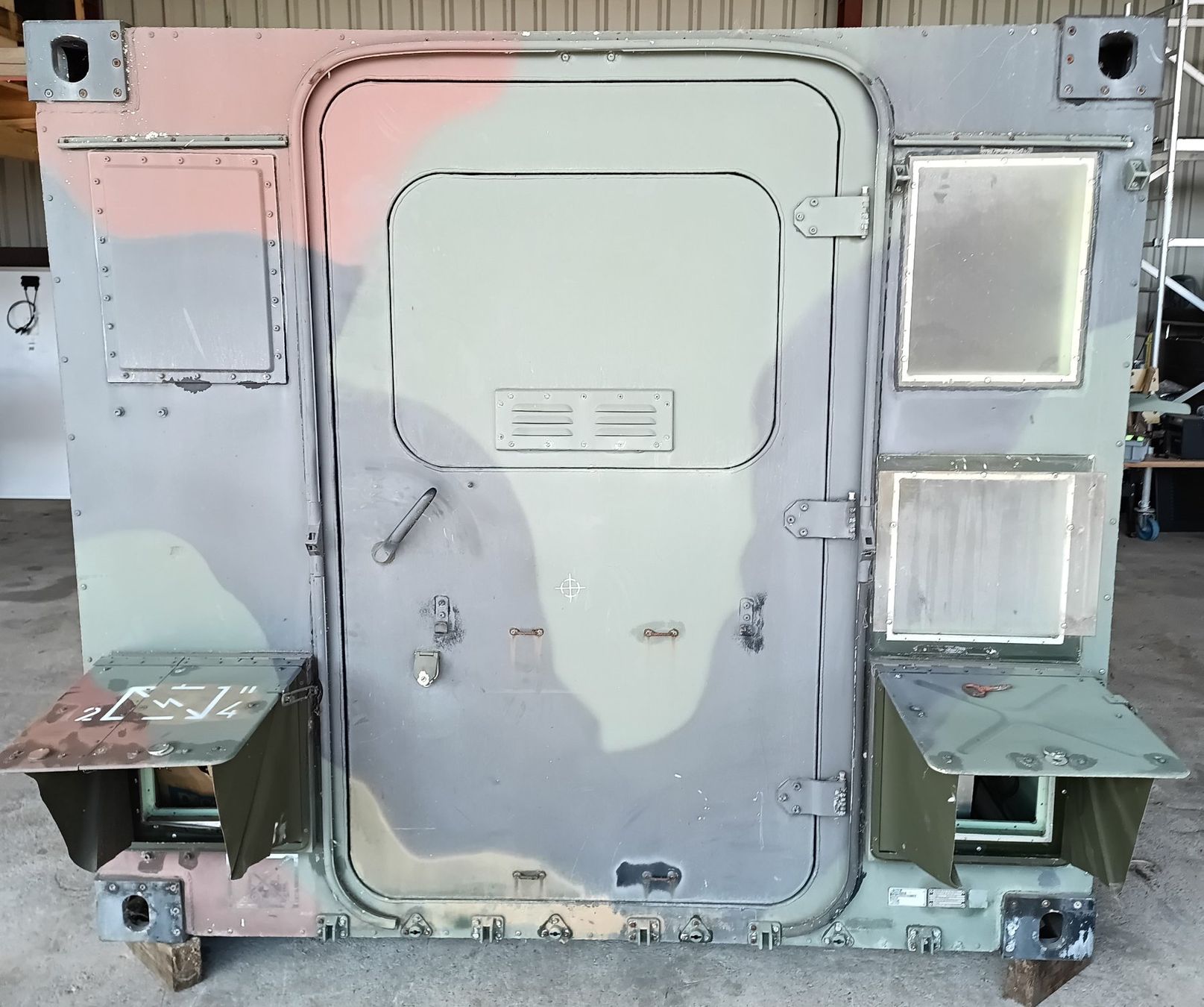 Contenitori edile: Funkcontainer der D-Bundeswehr – Usato da Hallwil venduto da Henryzb 2