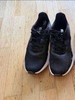 Puma Sportschuhe schwarz weiss in gutem Zustand