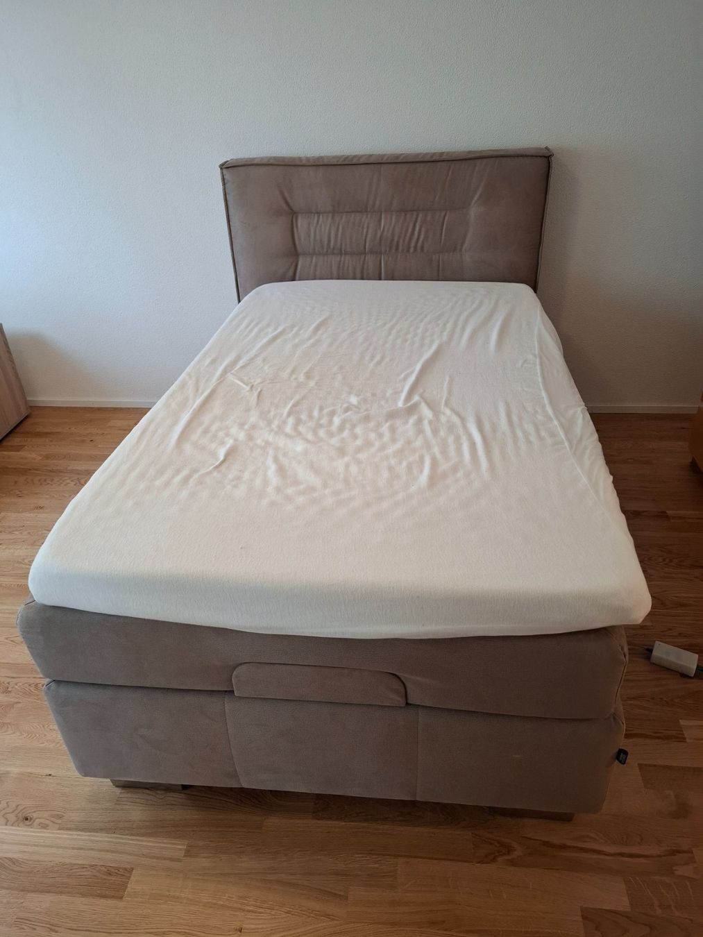 Letti: Boxspringbett (elektronisch verstellbar) – Usato da Zürich venduto da Theburrenclan 1