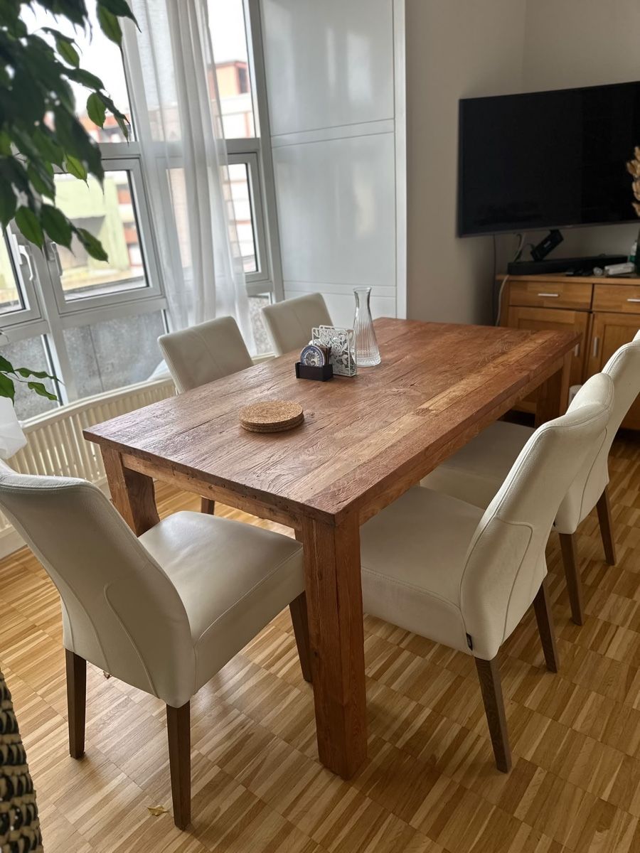 Set di tavolo e panche: Wooden dining table with 5 chairs good condition – Usato da Zug venduto da raf_98jm