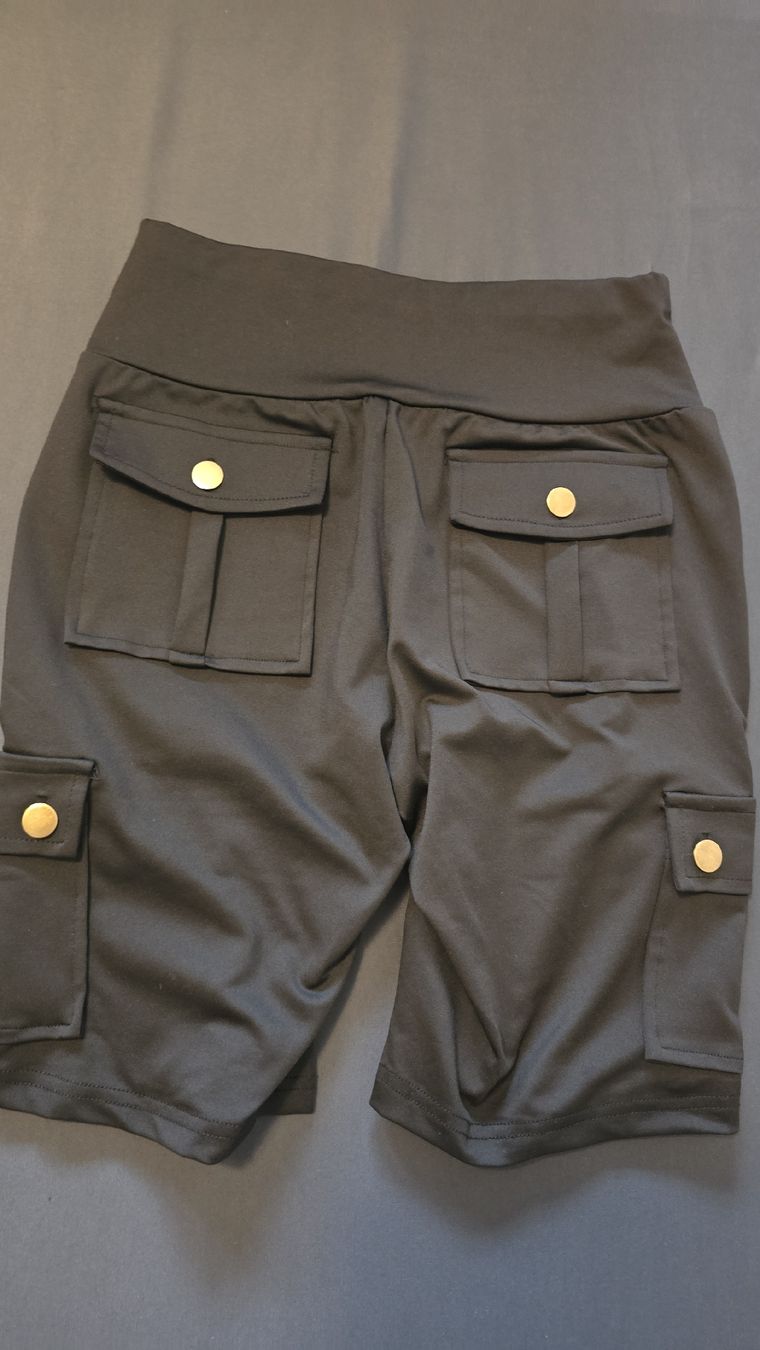 Pantaloni: short neuf – Nuovo (secondo la descrizione) da Estavayer-Le-Lac venduto da zazadavidson