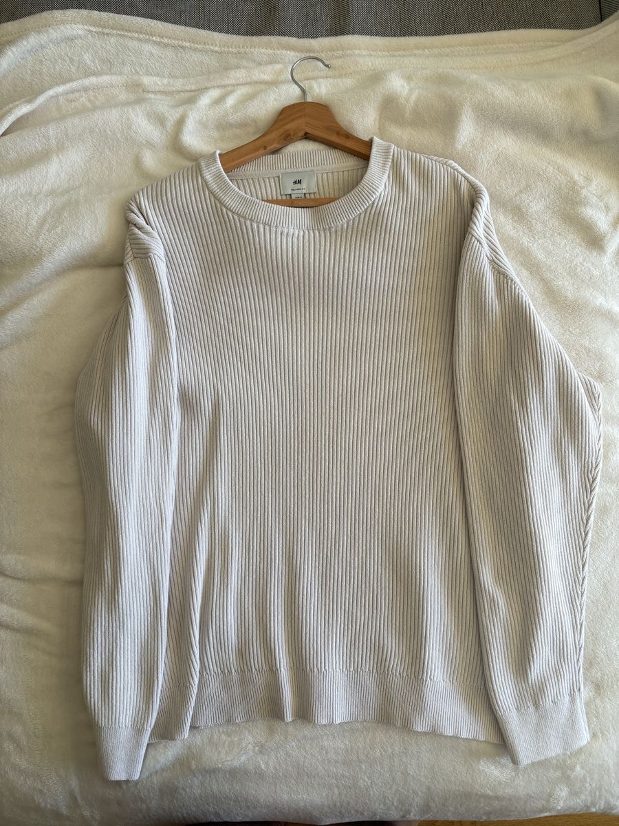 Pullover & Sweatshirts: Pull Relaxed Fit Beige Taille M bon état – Gebraucht aus Hauterive NE von Bv.vdvm