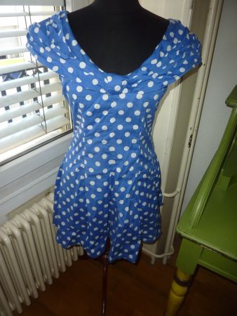 robe bleu à pois taille M marque POP ENGLAND d'été femme