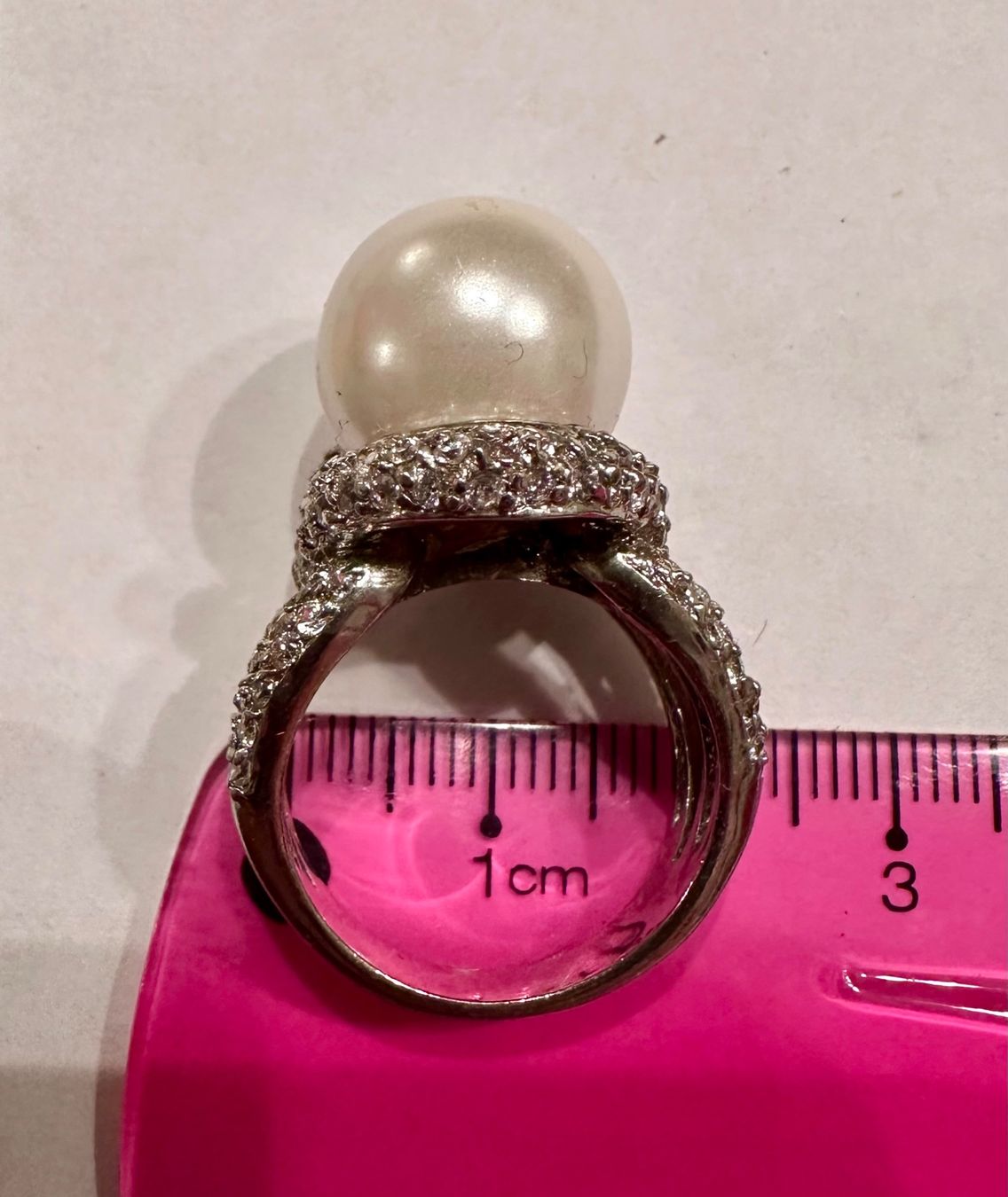 Anelli: Modeschmuck Ring mit 12 mm Perle und weissen Steinen – Usato da Emmenbrücke venduto da little.treasures 5
