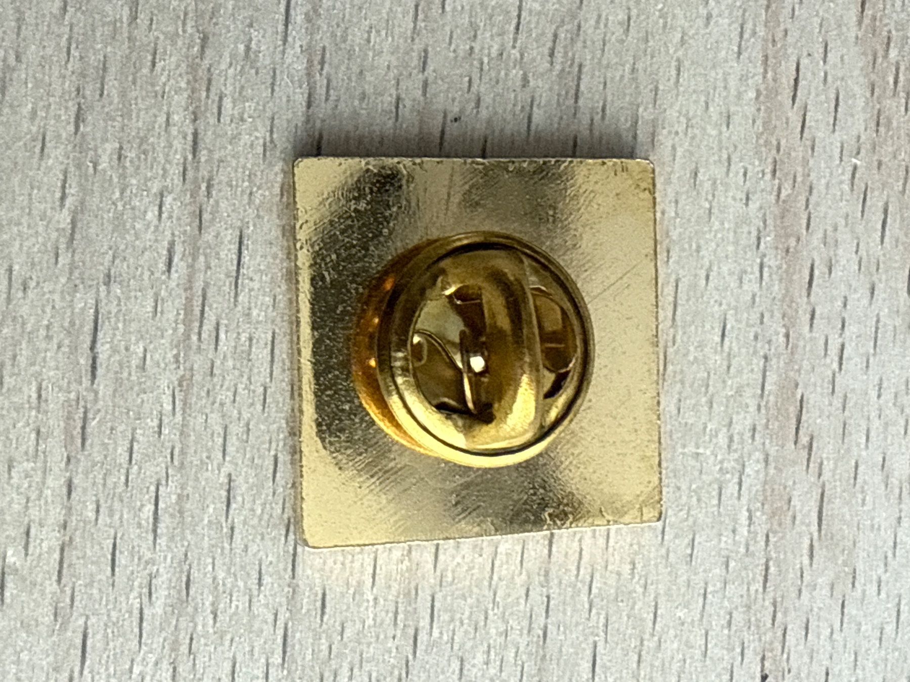 IBM Placchette & Badge: Pin IBM Help ware – Usato da Glattbrugg venduto da Schweigmatt 1