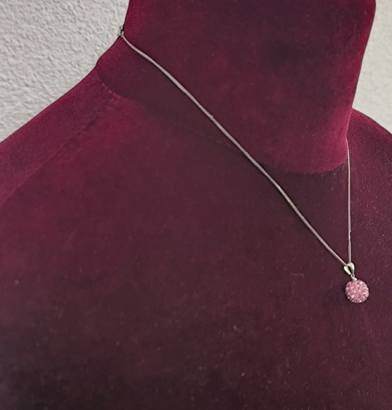 Catenine: Halskette mit rosa Anhänger – Usato da Rüti ZH venduto da Restwert_Rueti_ZH 5