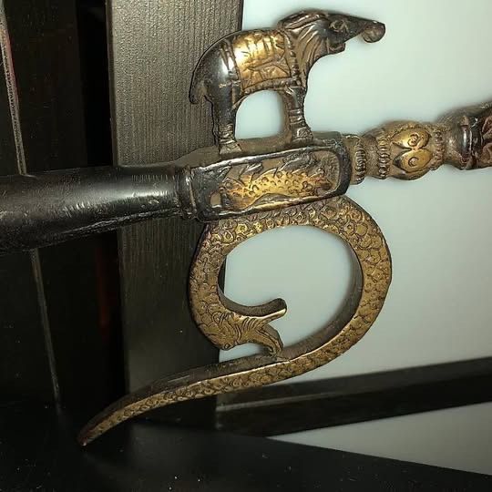 Tutte le decorazioni: Ankusa, ankus o anlius (thotti) – Usato da Caslano venduto da bri_5jft 2