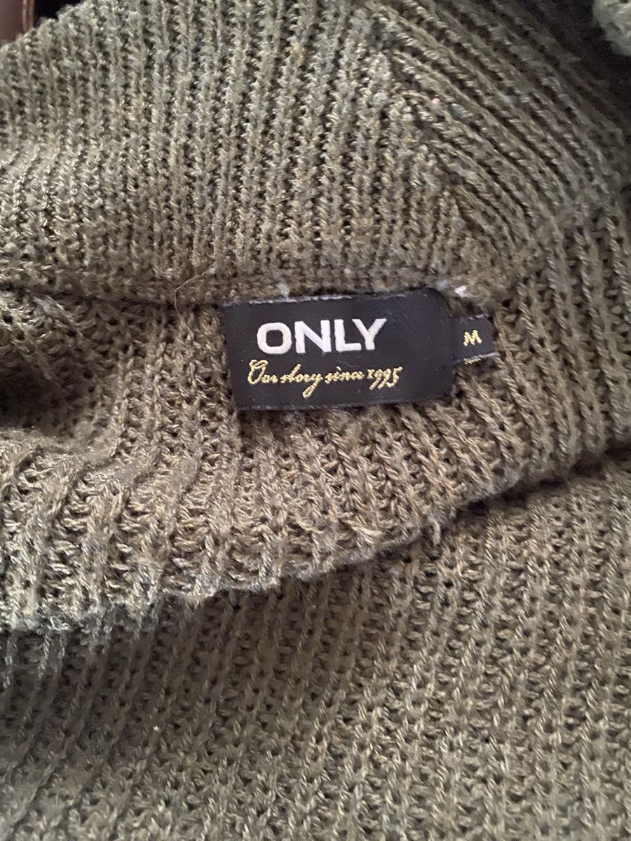Only Pullover & Sweatshirts: Pullover off-shoulder Khaki Grösse m getragen – Gebraucht aus St. Gallen von ali_5nm2 2