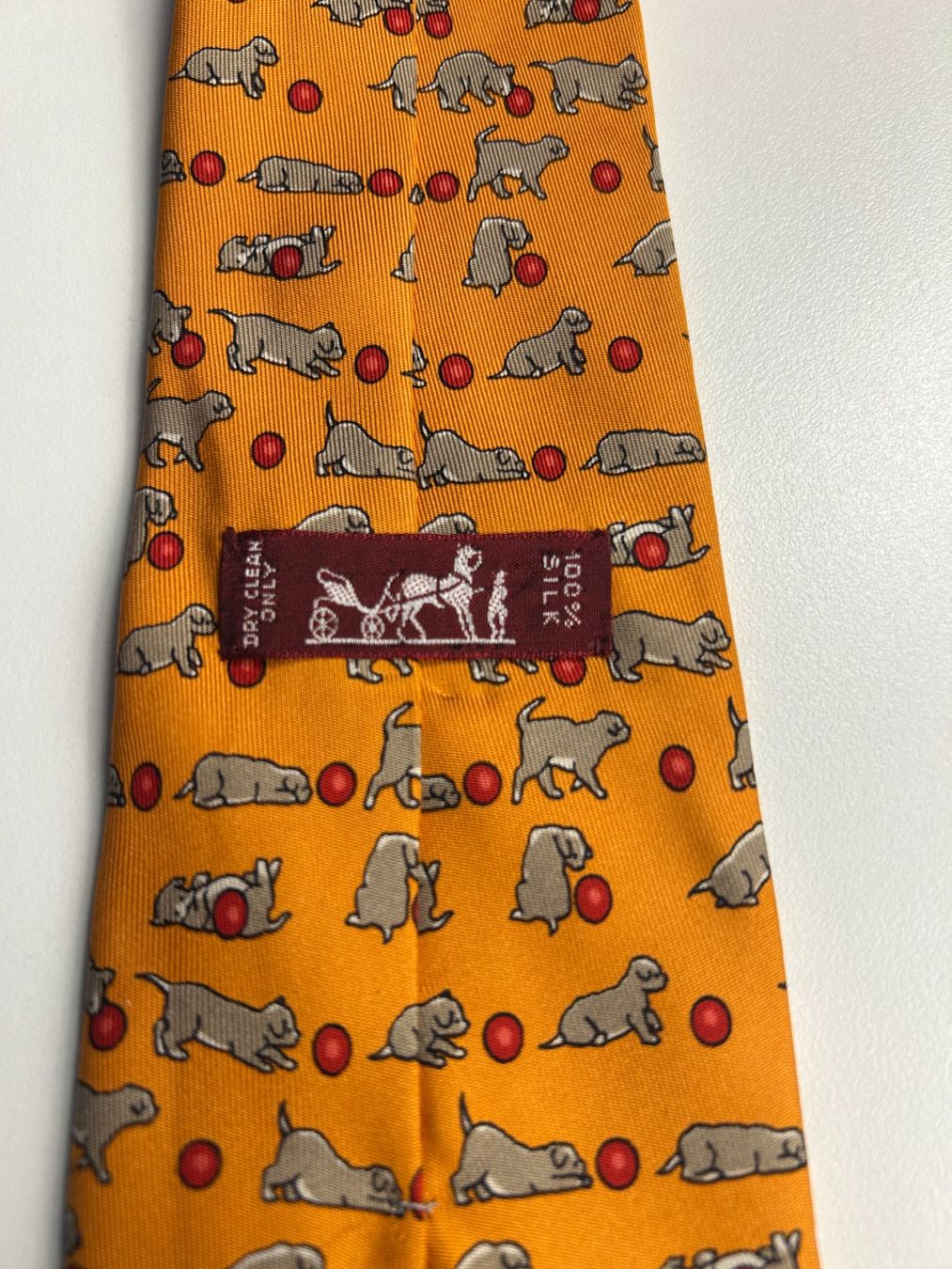 Hermès Cravatte: Hermès Hunde Krawatte – Nuovo (secondo la descrizione) da Bern venduto da kurtikobolt74 2